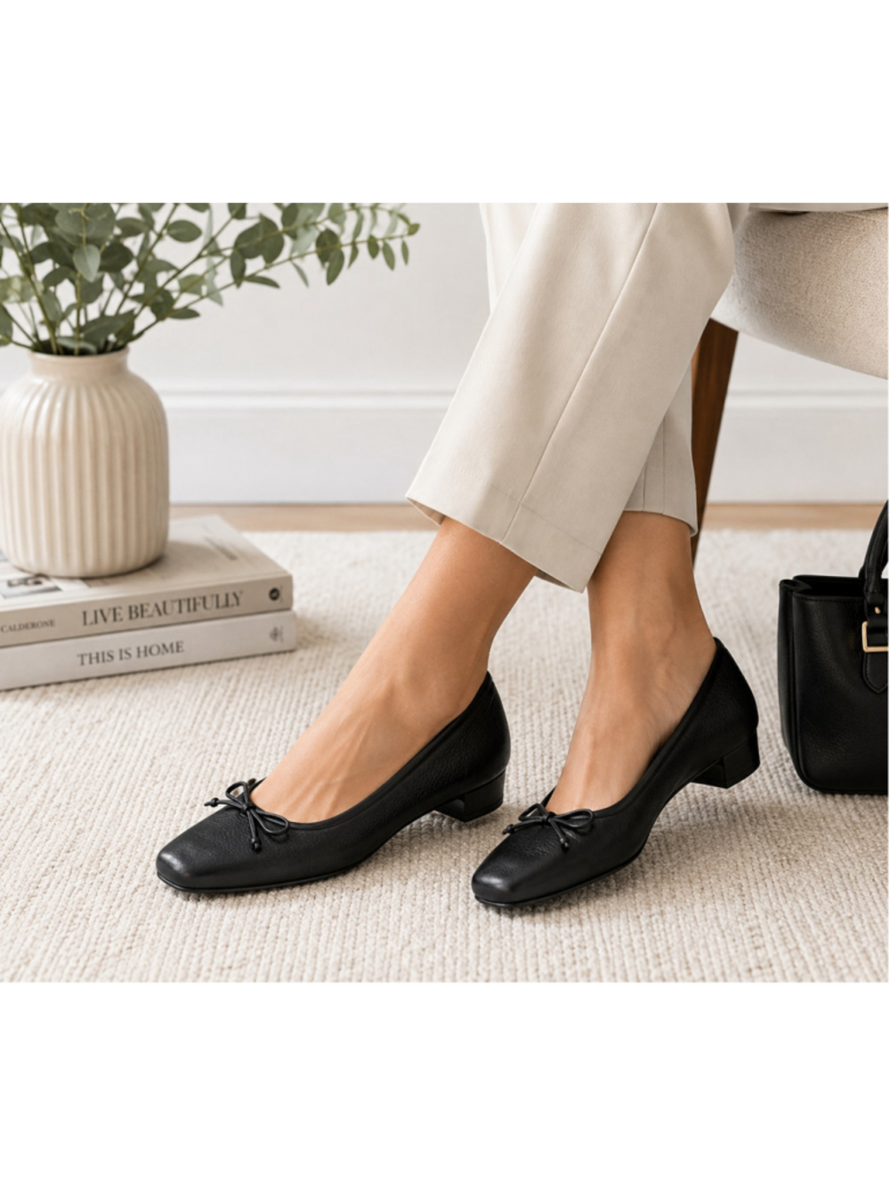 Ros Hommerson Black Leather Bow Pumps Low Heel Square Toe Classic Shoes Size 8N
